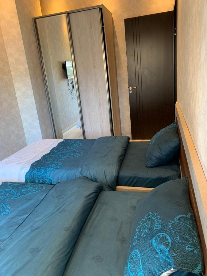 Apartment Three Bedroom In Saburtalo Tiflis Dış mekan fotoğraf
