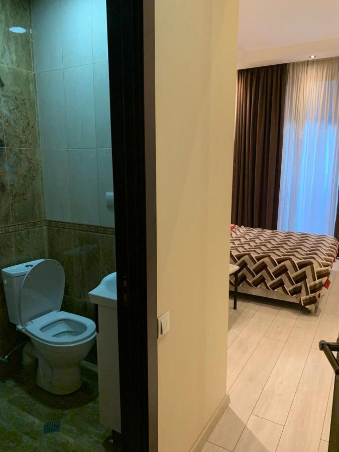 Apartment Three Bedroom In Saburtalo Tiflis Dış mekan fotoğraf