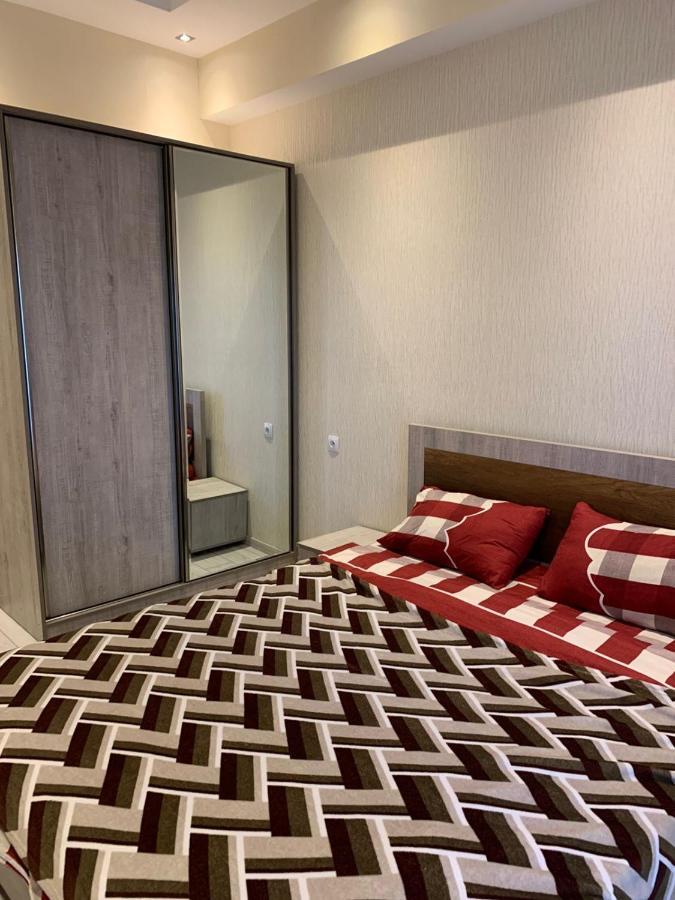 Apartment Three Bedroom In Saburtalo Tiflis Dış mekan fotoğraf