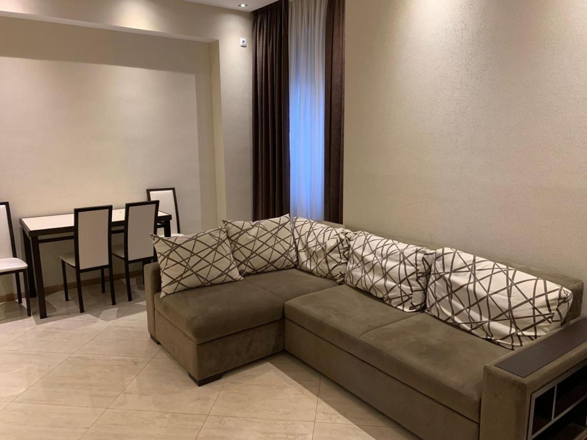 Apartment Three Bedroom In Saburtalo Tiflis Dış mekan fotoğraf